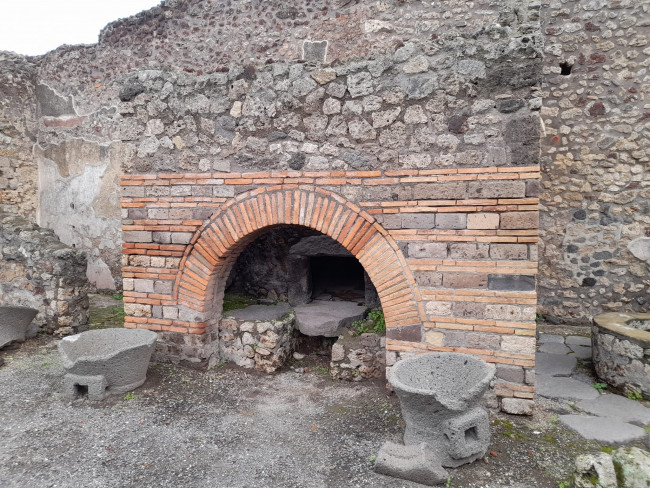 pompei ahi, väljast.jpg