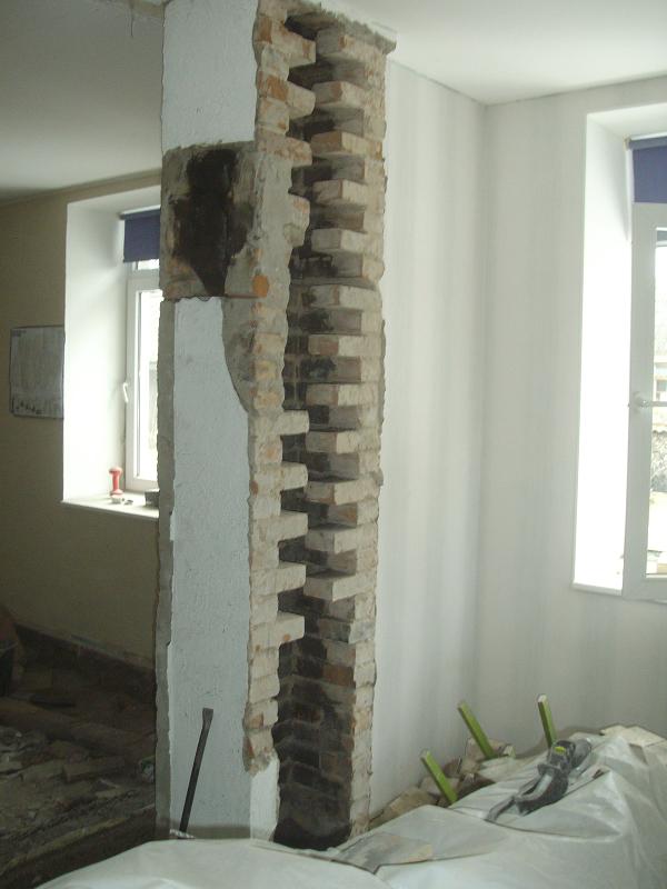 Lahtilõhutud korsten.