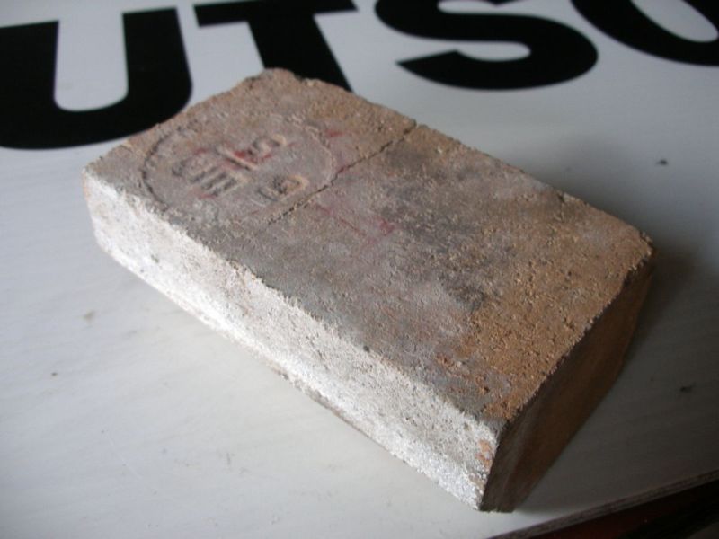 mis jõud lõhub niimoodi šamoti 2.jpg