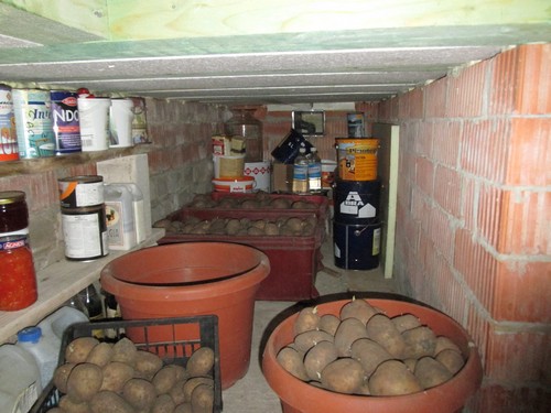 põrandaalune hoidik.JPG