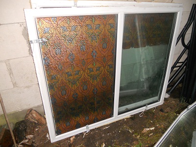 Kaheosaline, pole avatav 1565x1300mm 50€ (kleebis eemaldatav)