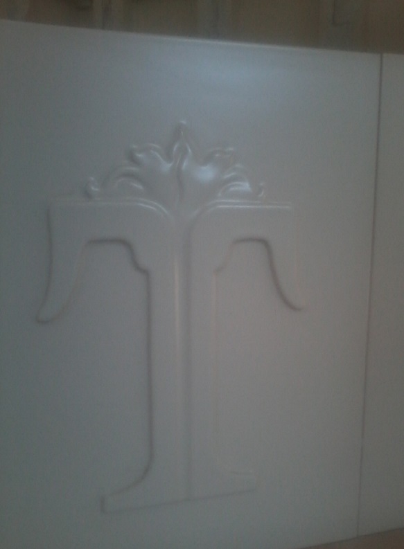 Mõisamärk siledal ahopotil..jpg