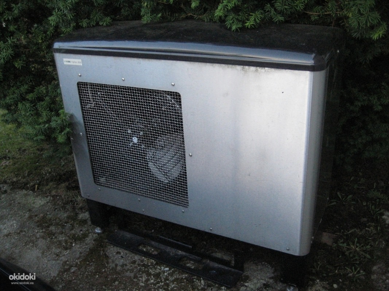 7404182_2.jpg