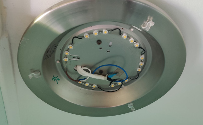 Liimitud LED-id