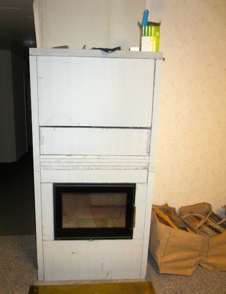 Kopsik kamina ümber