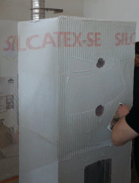 Silcatex se võrguga Wolfshöher Tonwerke ahjukrohviga krohvimine.PNG