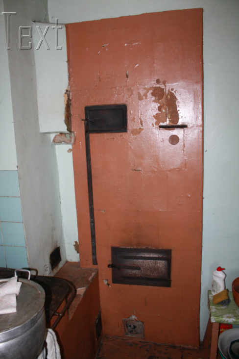 ahi eest. vasakul kriiskad, paremal otsetõmbe siiber.